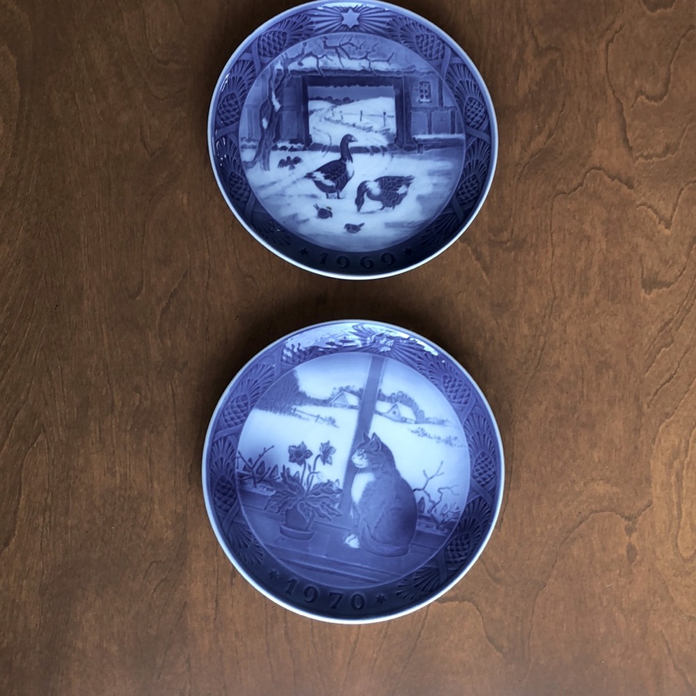 Set of 7 Royal Copenhagen collectors plates.